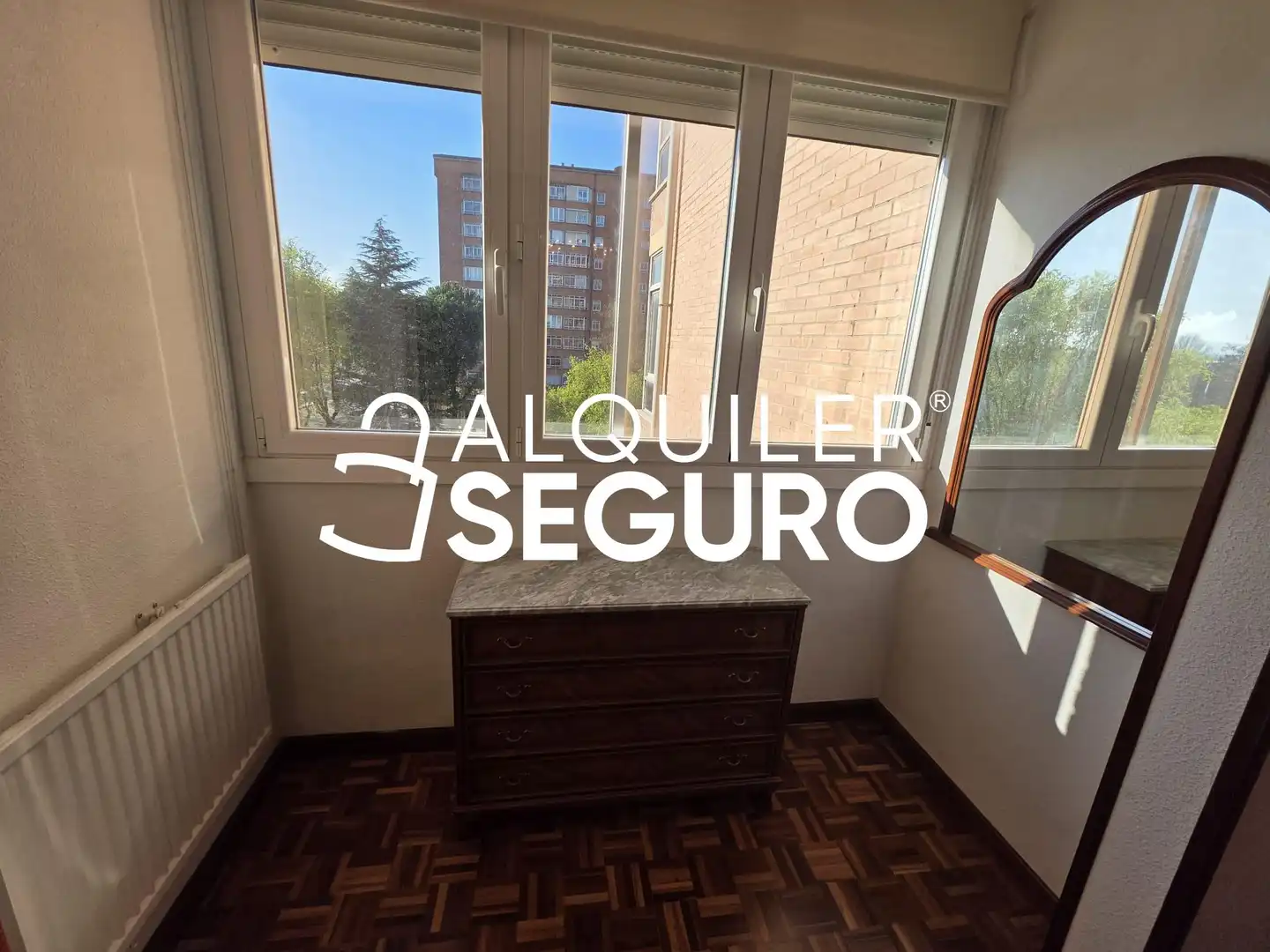 Bedroom of Flat for rent in Burgos  with Heating, Terrace and Furnished