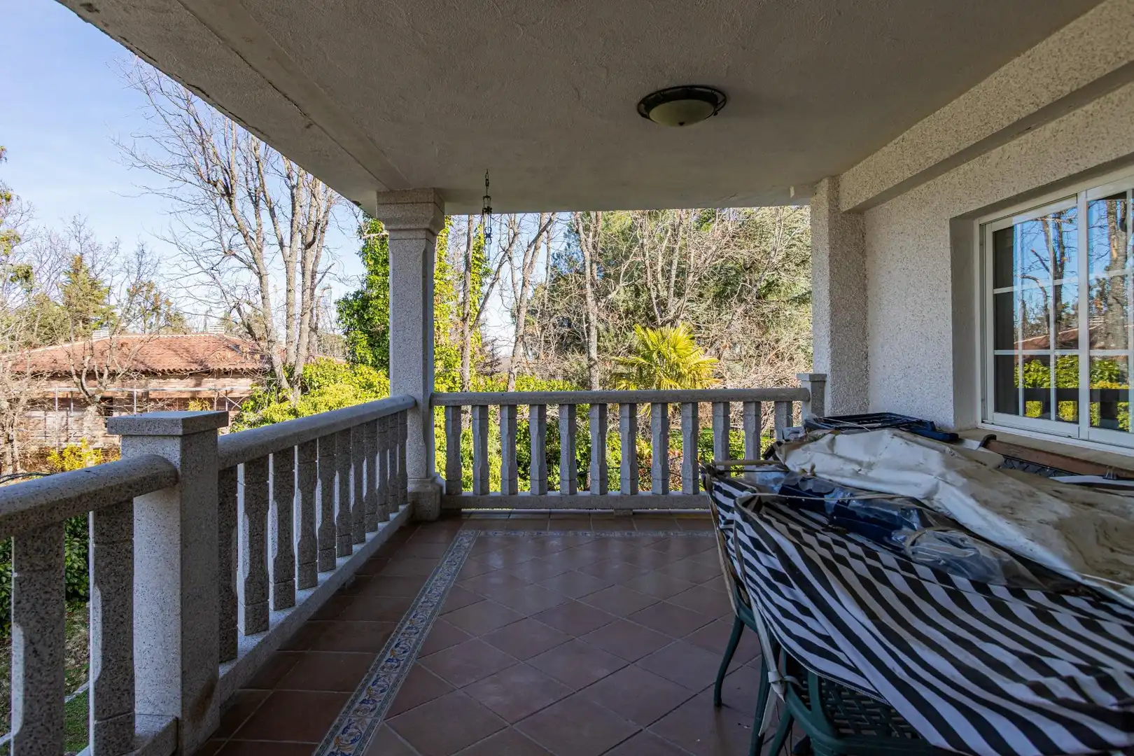 Terrassa de Casa o xalet en venda en Miraflores de la Sierra amb Calefacció, Jardí privat i Terrassa
