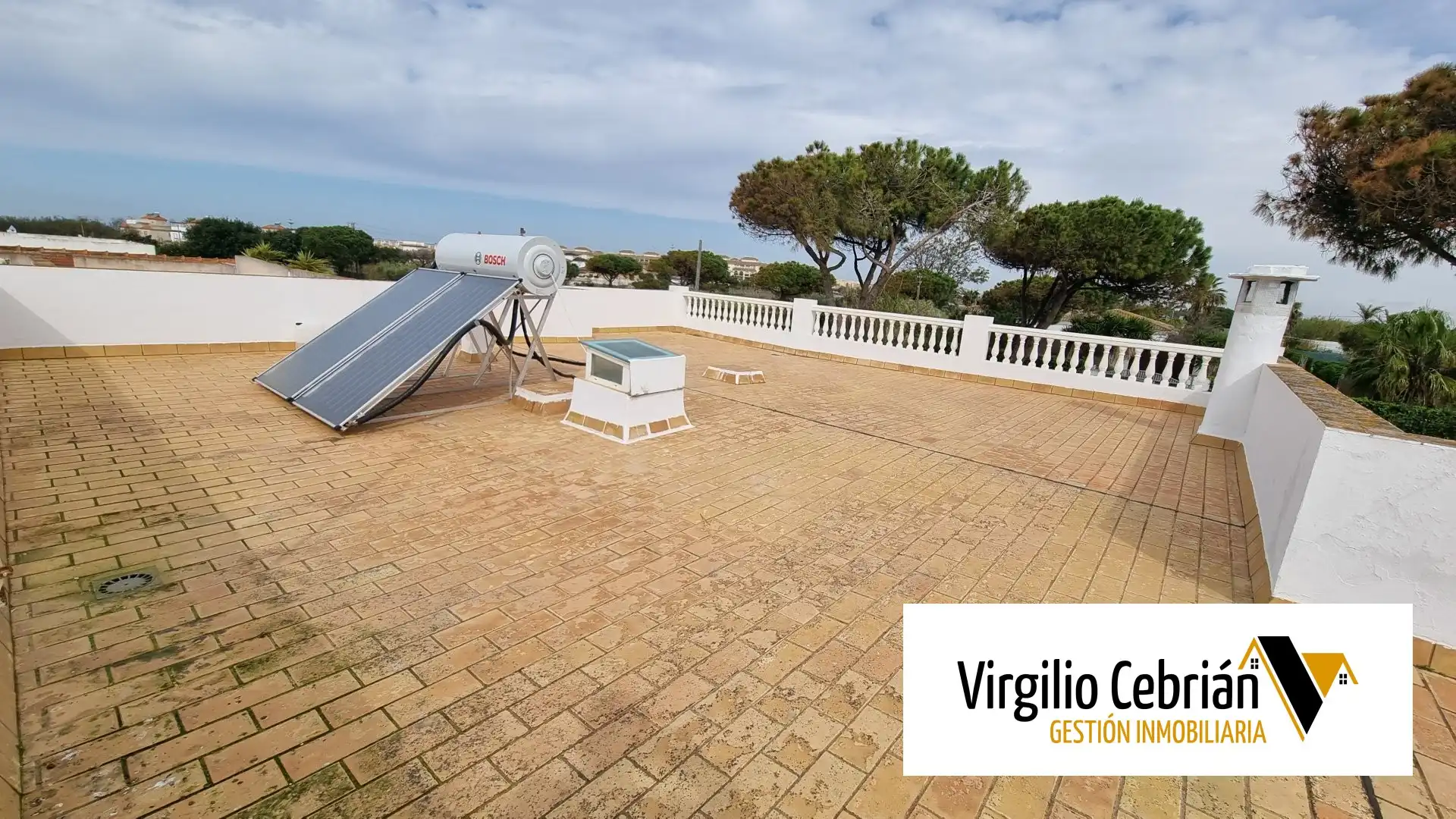 Terrassa de Casa o xalet en venda en Chipiona amb Aire condicionat, Jardí privat i Terrassa