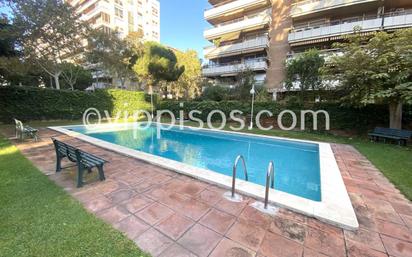 Piscina de Pis en venda en  Barcelona Capital amb Aire condicionat, Terrassa i Piscina