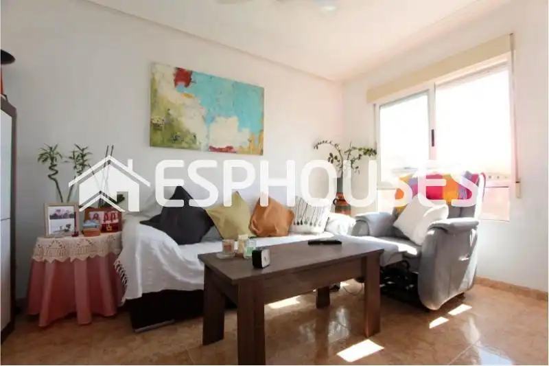Sala de estar de Apartamento en venta en Guardamar del Segura con Terraza y Balcón