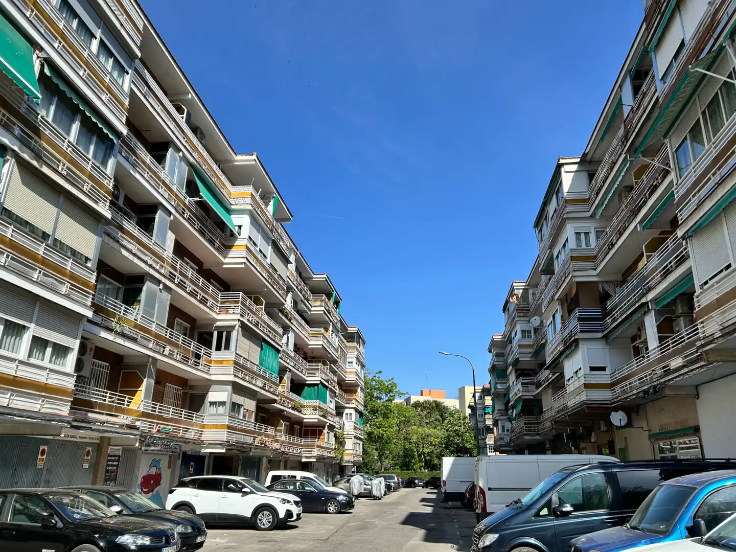 Vista exterior de Piso en venta en Móstoles con Parquet y Terraza