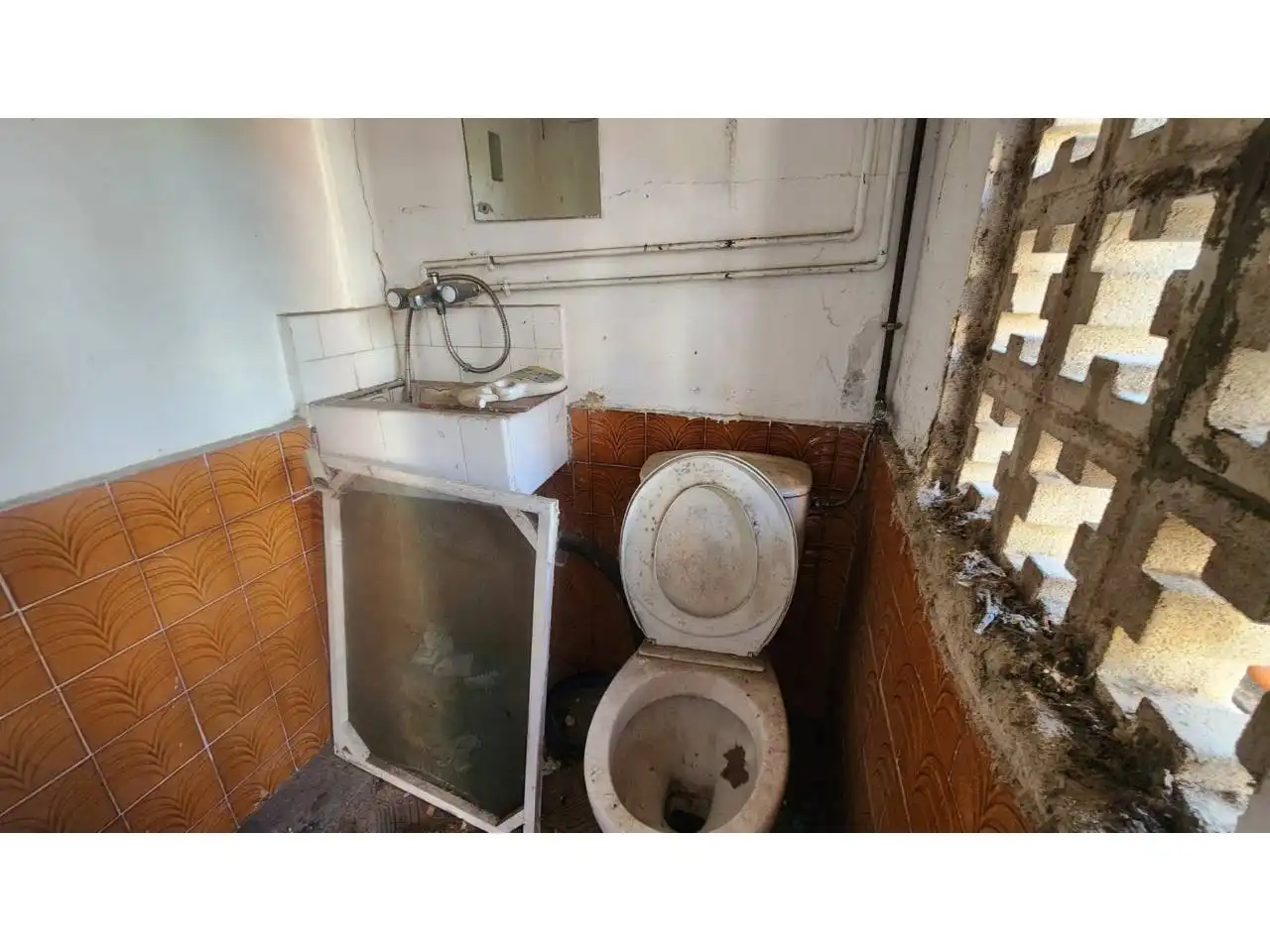 Baño de Terreno en venta en Rubí