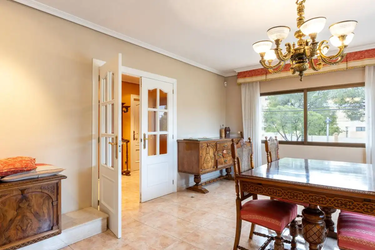 Menjador de Casa o xalet en venda en Torrent amb Aire condicionat, Calefacció i Jardí privat
