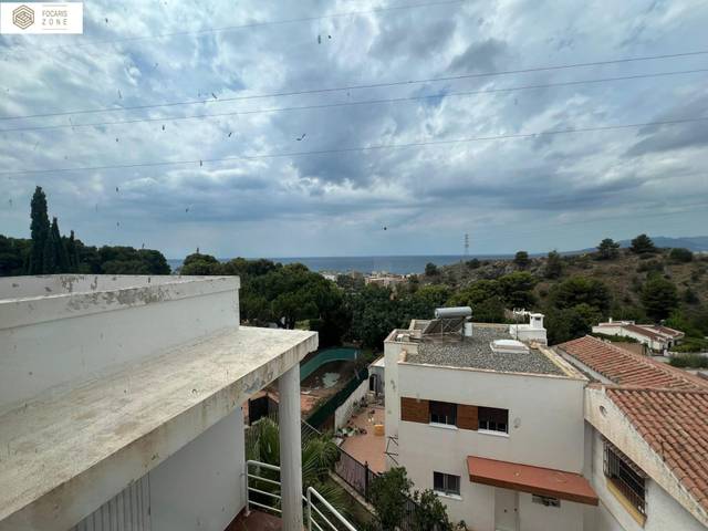 Casa-chalet en Venta en  de los Almendros en Pinares de San Antón