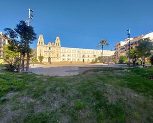 Vista exterior de Pis en venda en  Huelva Capital amb Terrassa i Balcó