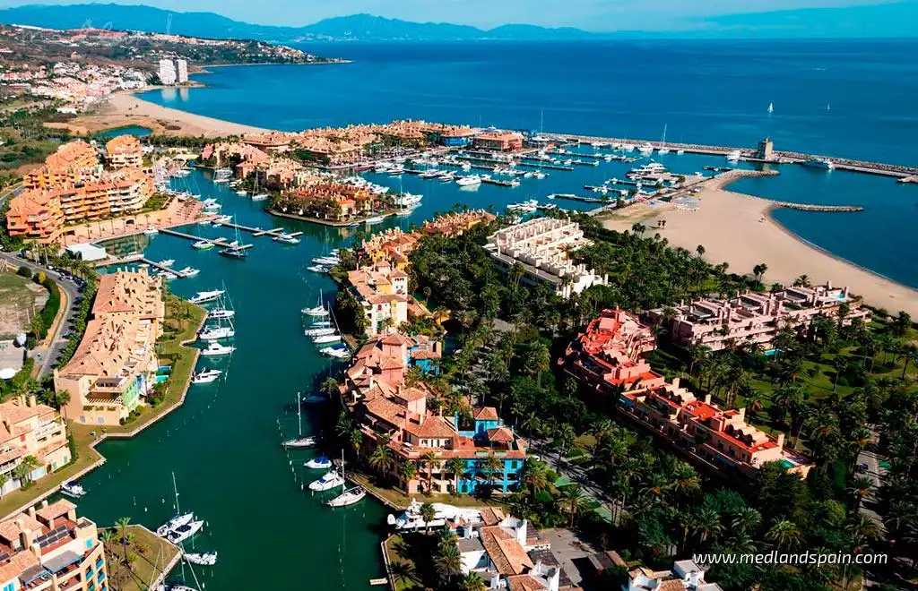 Adossat amb piscina en venda a Sotogrande Alto, imagen 11