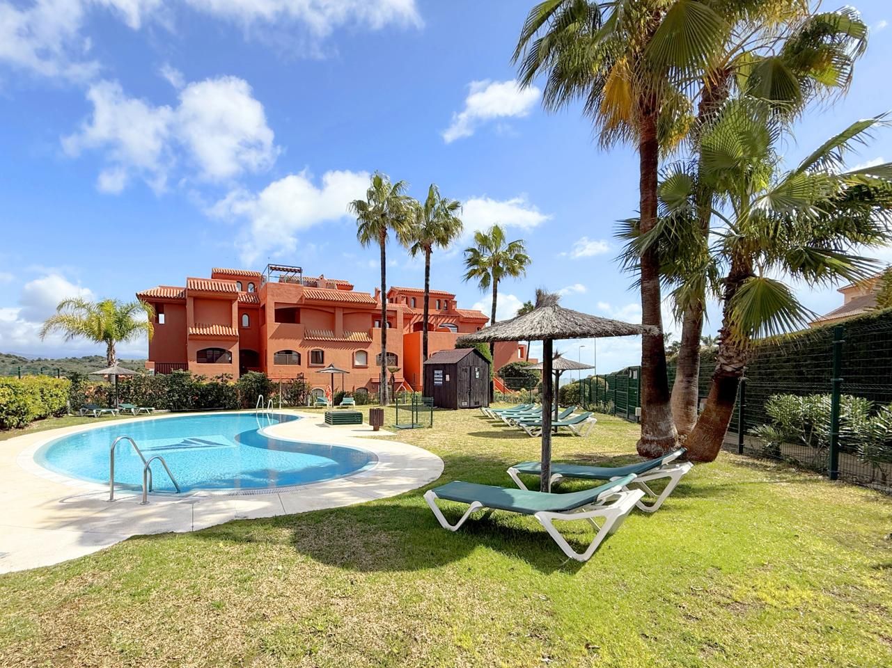 Jardí de Dúplex en venda en Estepona amb Aire condicionat, Calefacció i Terrassa