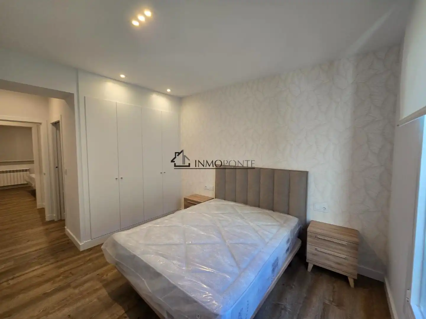 Bedroom of Flat for rent in Pontevedra Capital 