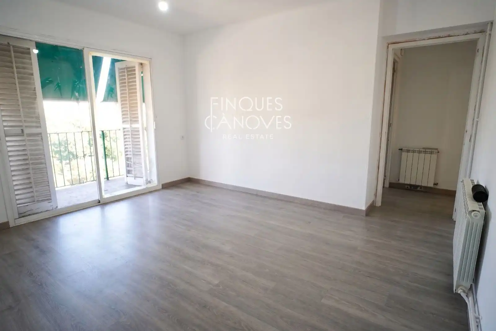 Wohnzimmer von Dachboden zum Verkauf in Girona mit Heizung, Terrasse und Abstellraum