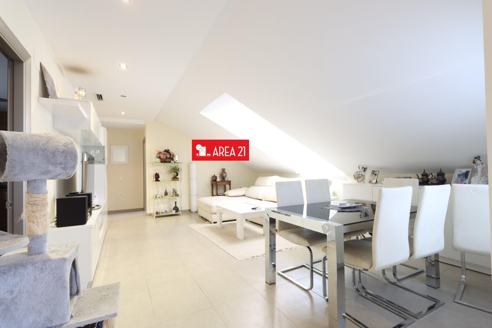 Dormitori de Àtic en venda en L'Eliana amb Calefacció i Balcó