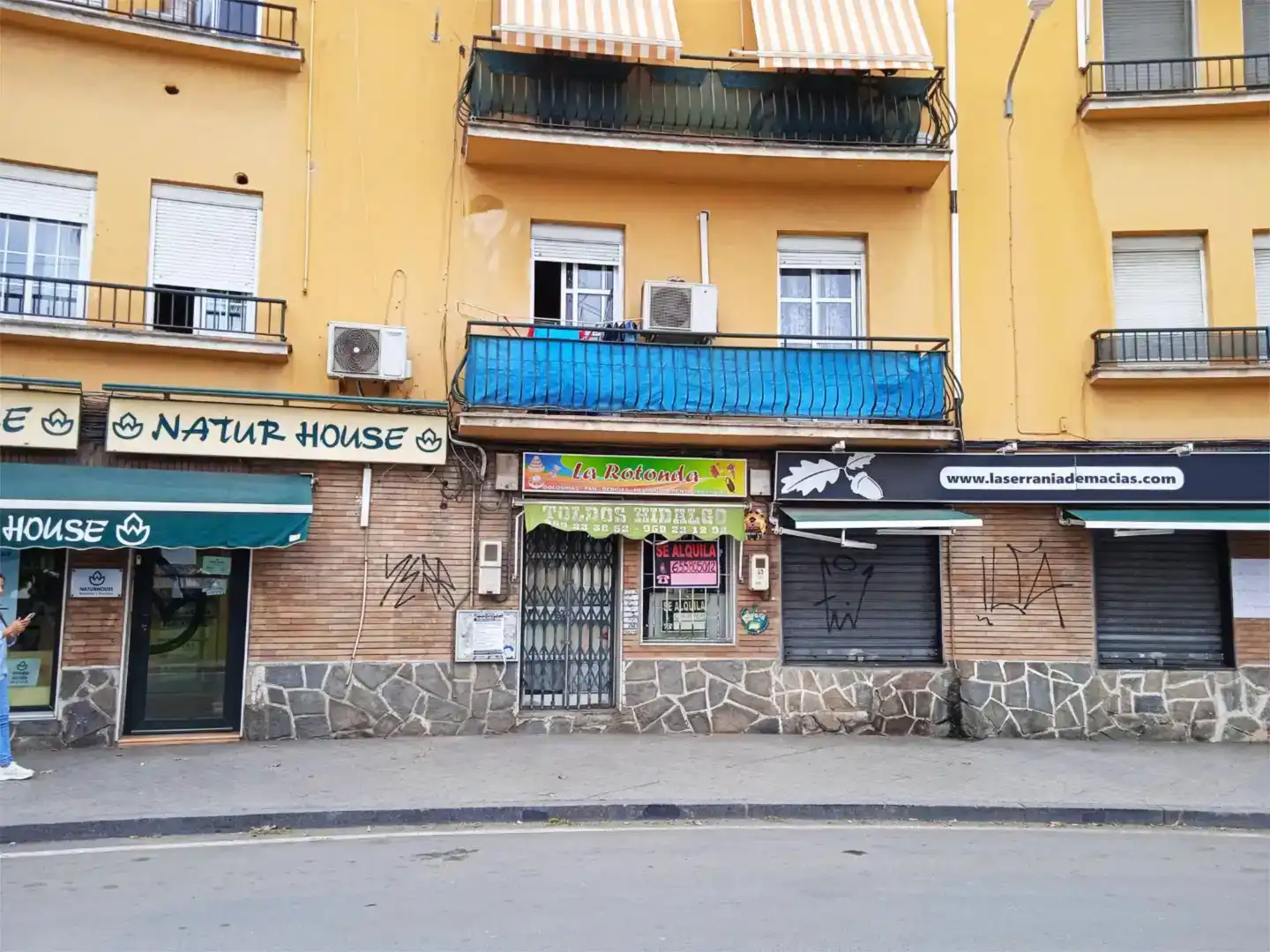 Außenansicht von Geschaftsraum zur Miete in Huelva mit Klimaanlage
