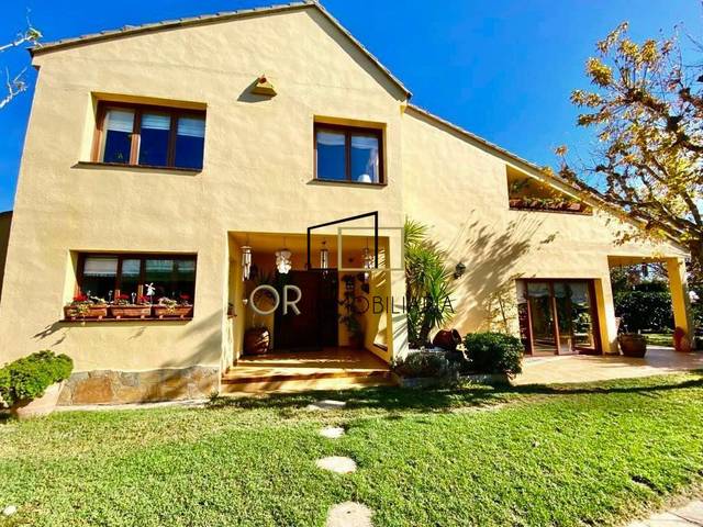 Casa-chalet en Venta en Pacs del Penedès