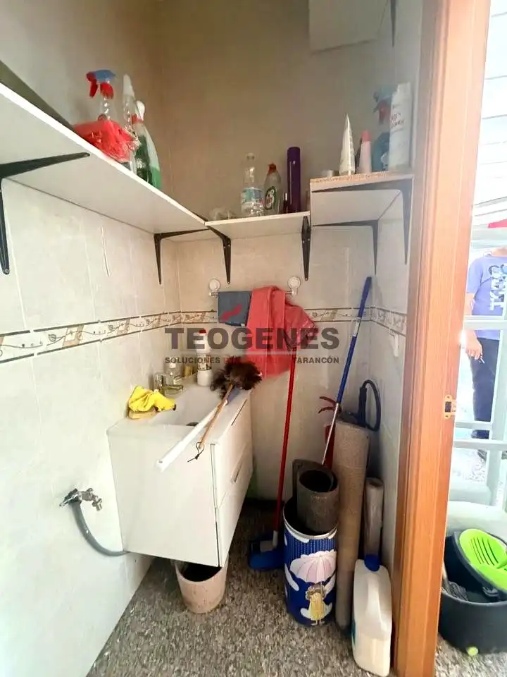 Local comercial de lloguer a Reina Sofía, imagen 4