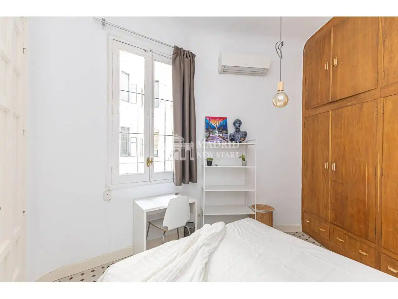 Bedroom of Flat for rent in Madrid  with Air Conditioner, Heating and Parquet flooring