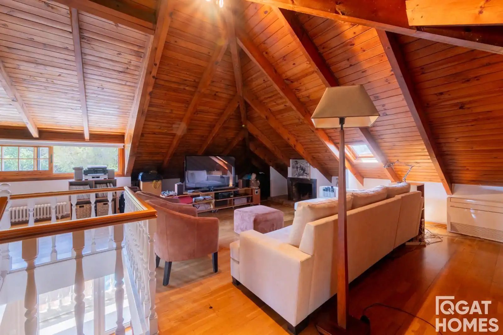 Sala d'estar de Casa o xalet en venda en Sant Cugat del Vallès amb Aire condicionat, Calefacció i Jardí privat