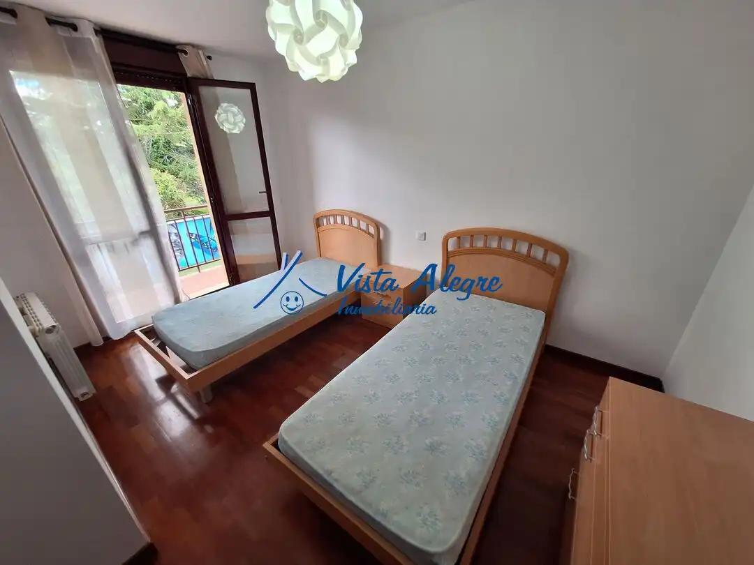 Schlafzimmer von Einfamilien-Reihenhaus zum Verkauf in Santo Domingo de la Calzada mit Heizung, Privatgarten und Terrasse