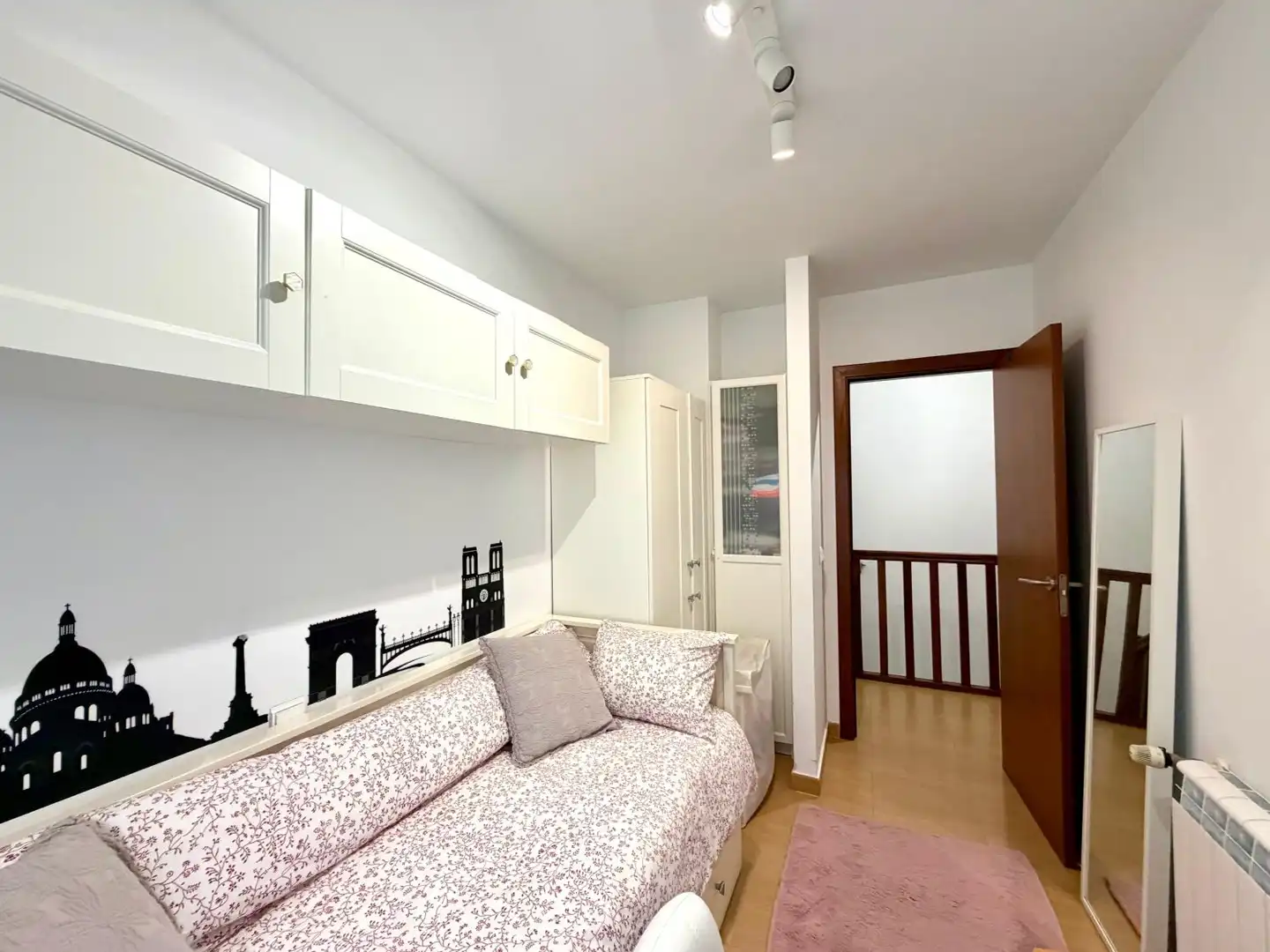 Schlafzimmer von Wohnung zum Verkauf in Miengo mit Heizung, Terrasse und Abstellraum