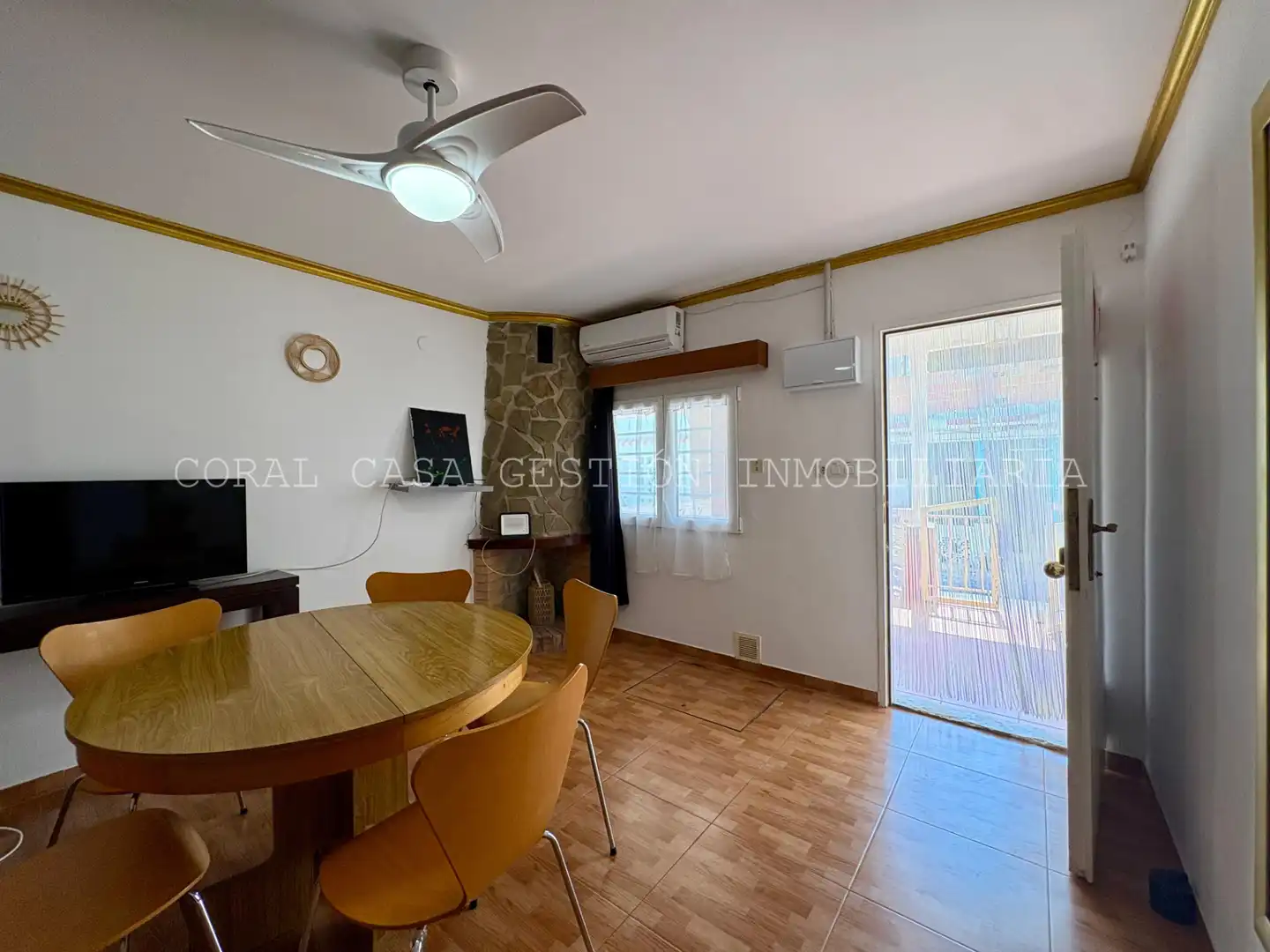 Exterior view of Detached homes for rent in Sagunto / Sagunt  with Air Conditioner, Terrace and Furnished