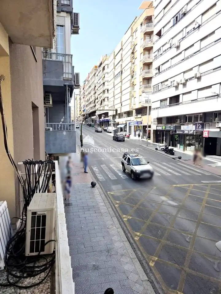 Vista exterior de Pis per a compartir en Jaén amb Aire condicionat, Calefacció i Parquet