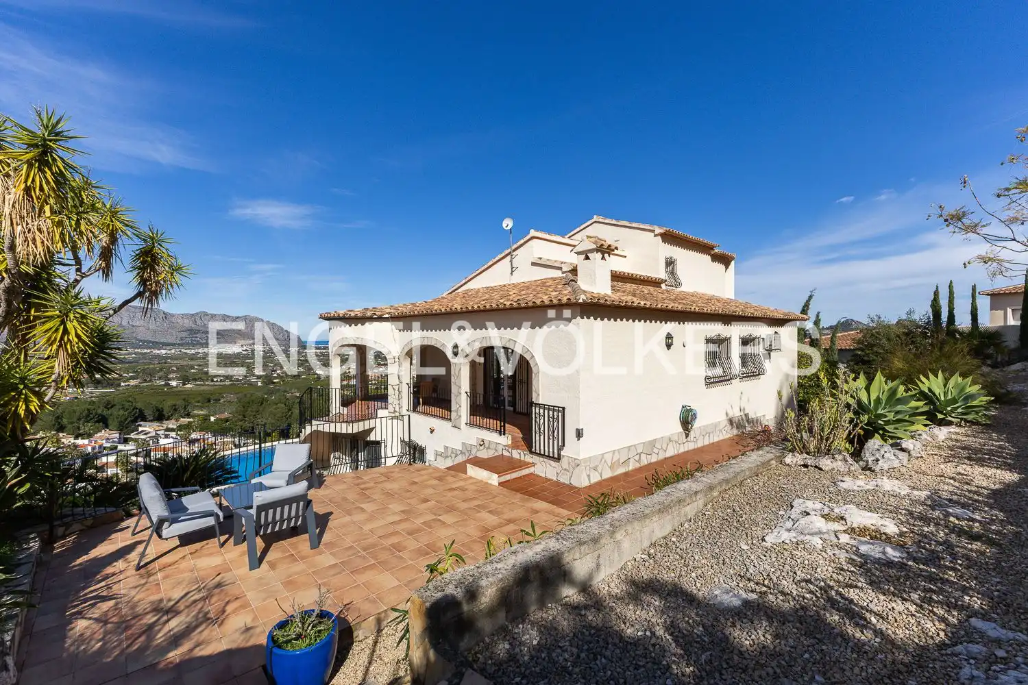 Vista exterior de Casa o xalet en venda en Pedreguer amb Aire condicionat, Calefacció i Jardí privat