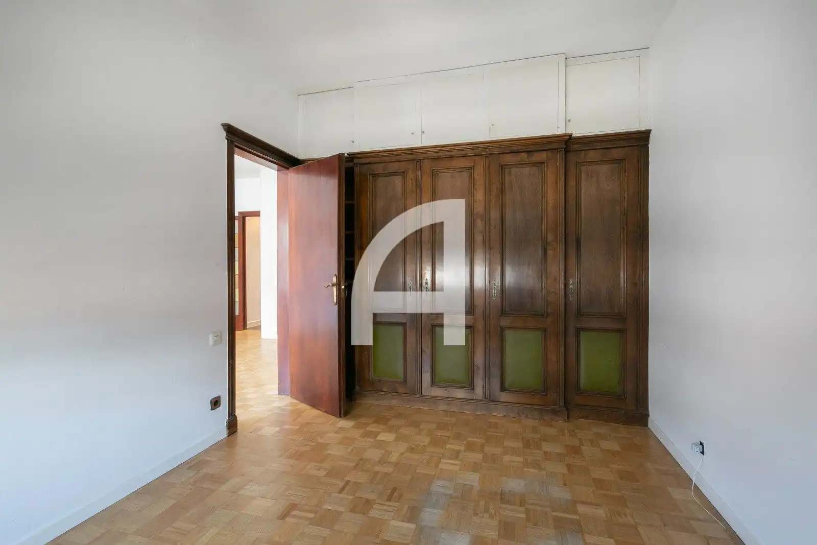 Bedroom of Flat for sale in Barcelona  with Parquet flooring
