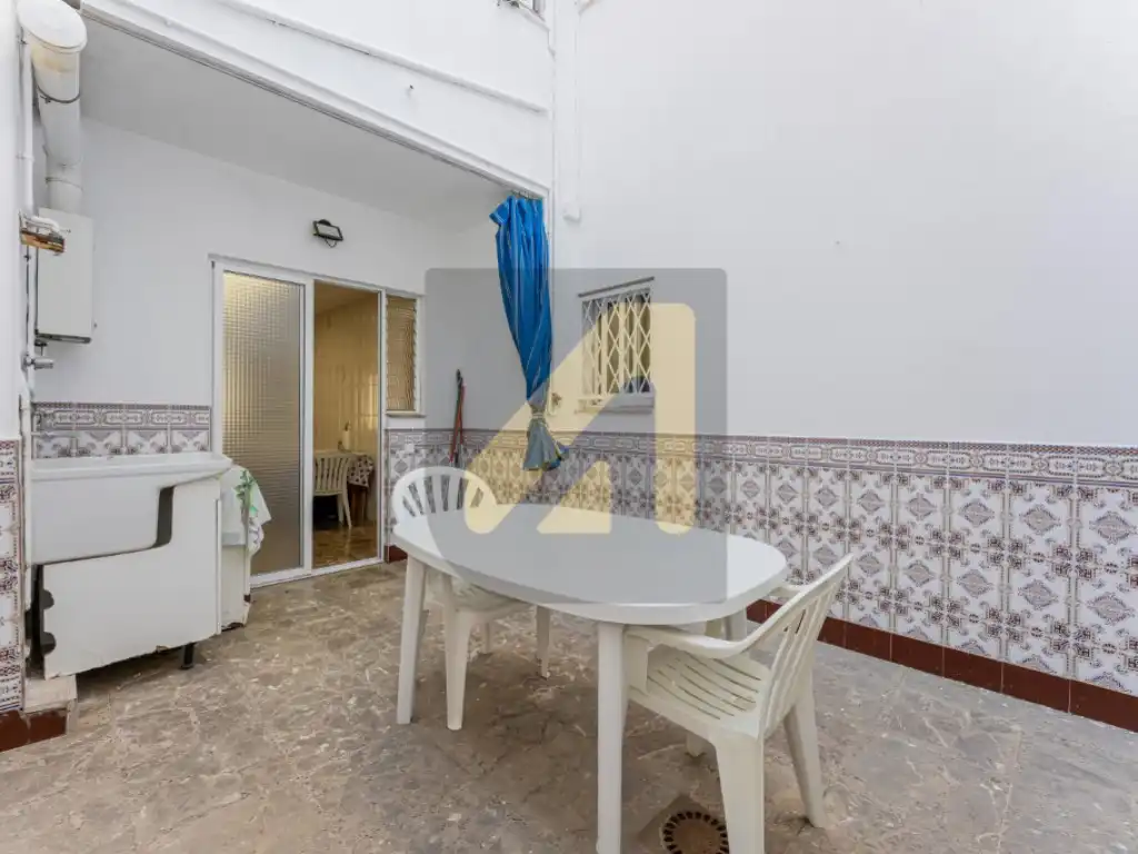 Vista exterior de Apartament en venda en L'Hospitalet de Llobregat