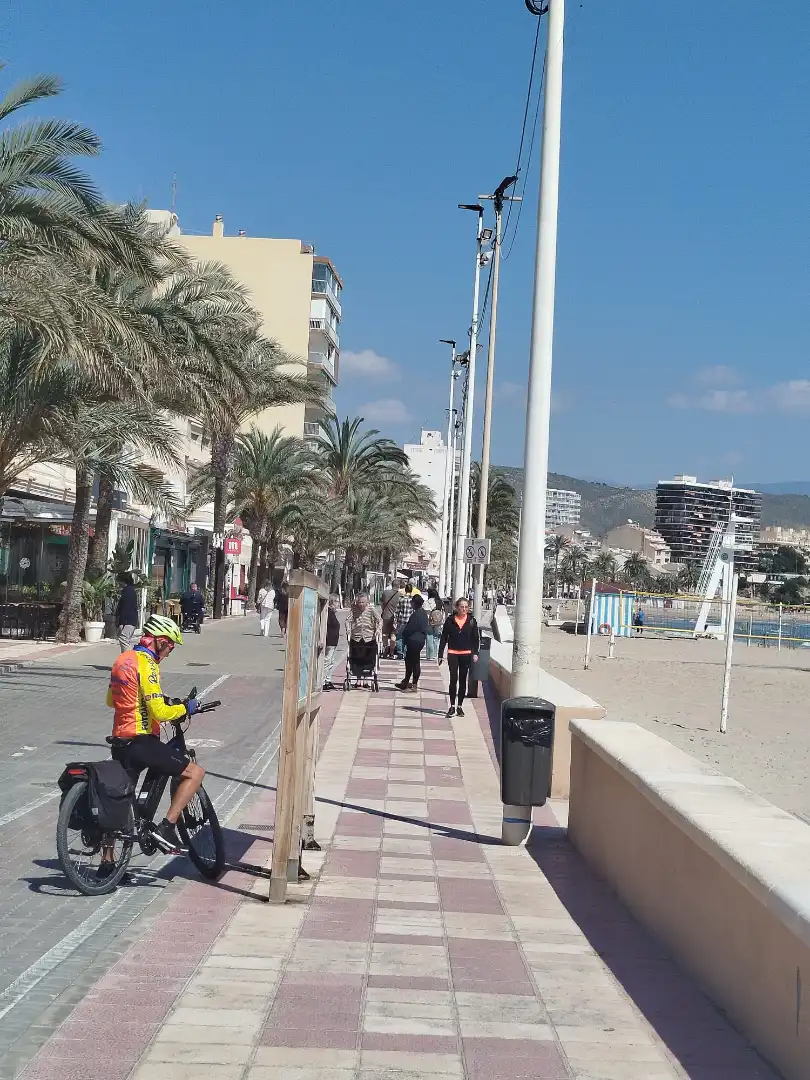 Vista exterior de Pis en venda en El Campello amb Moblat i Balcó