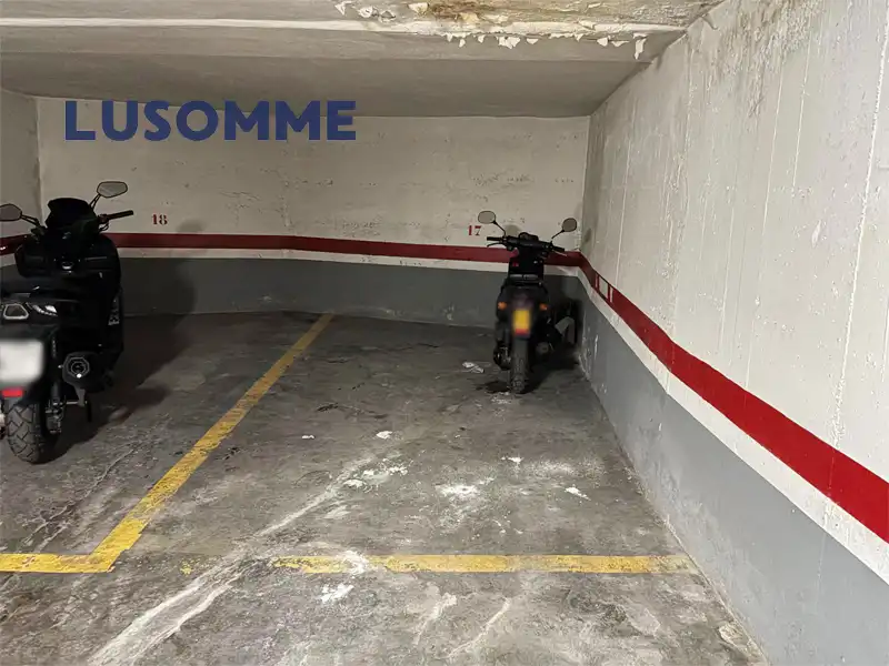 Einzelparkplatz mit Aufzug zum Verkauf in Carrer dels Juristes 16, imagen 4