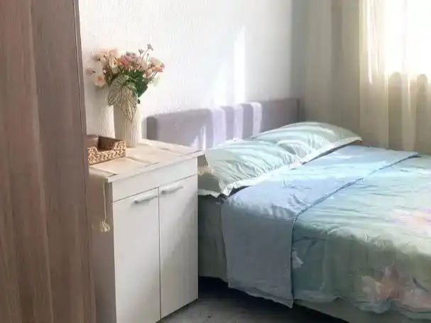 Schlafzimmer von Wohnung zur Miete in  Madrid Capital mit Klimaanlage und Balkon