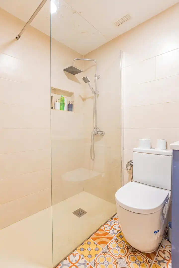 Bathroom of Flat for sale in Madrid  with Heating and Private garden