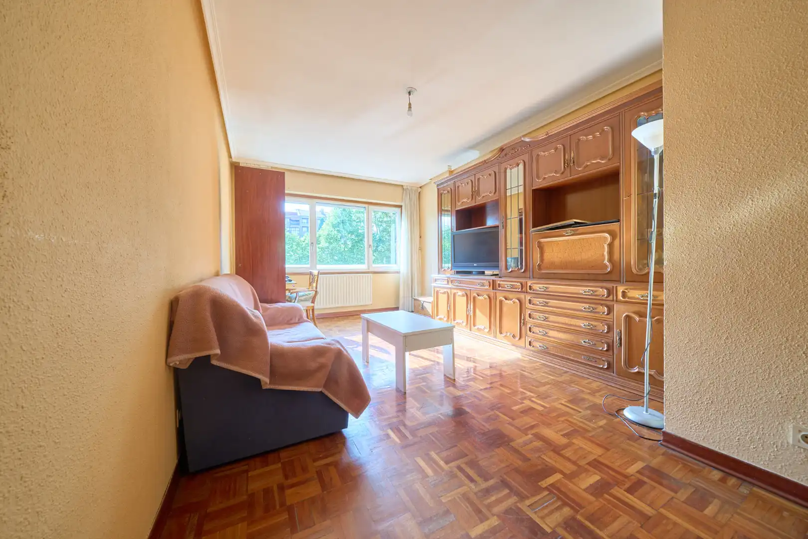 Sala d'estar de Pis en venda en Vitoria - Gasteiz amb Terrassa, Traster i Balcó