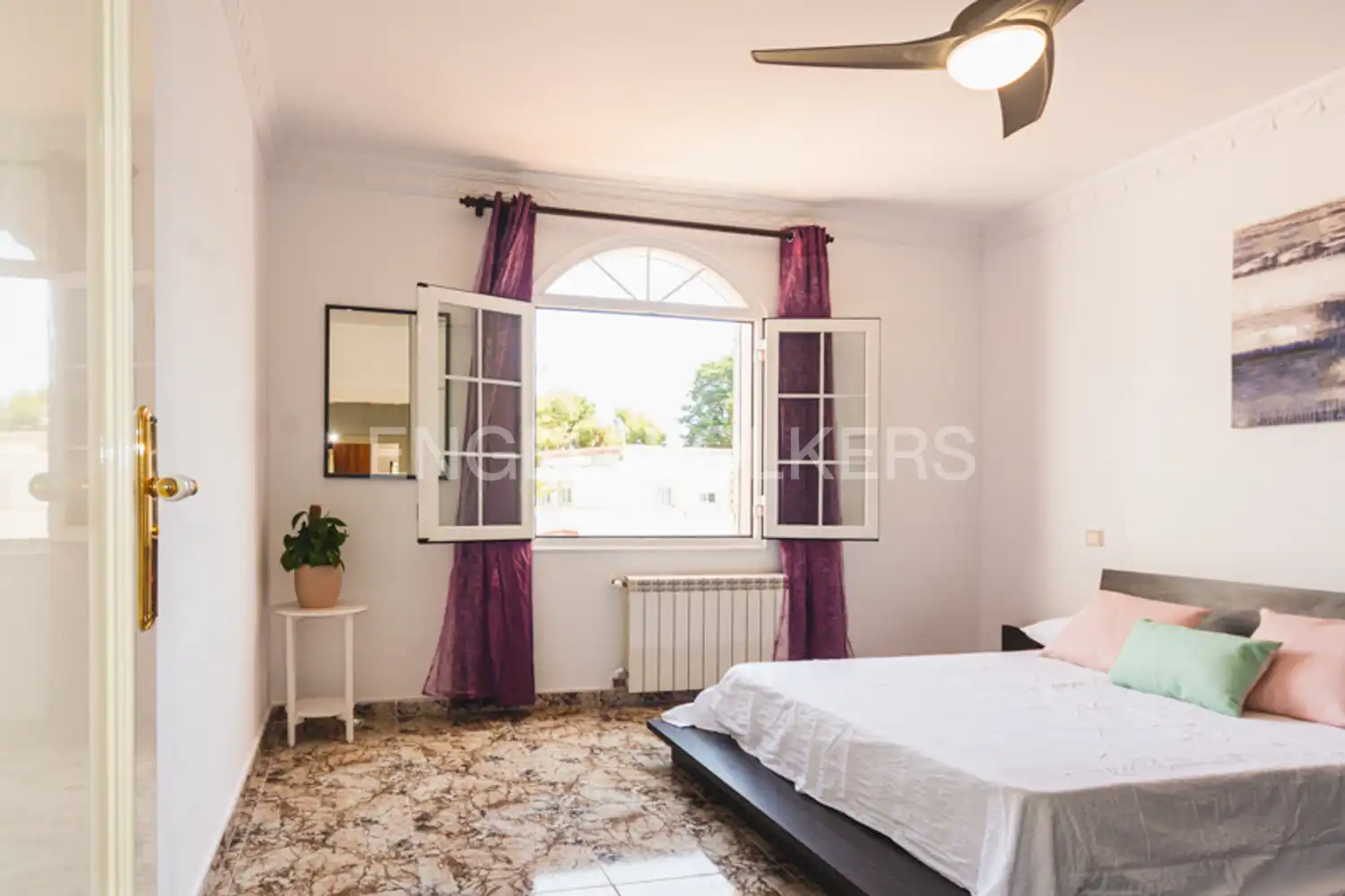 Dormitori de Casa o xalet en venda en Castellón de la Plana / Castelló de la Plana amb Calefacció, Jardí privat i Piscina