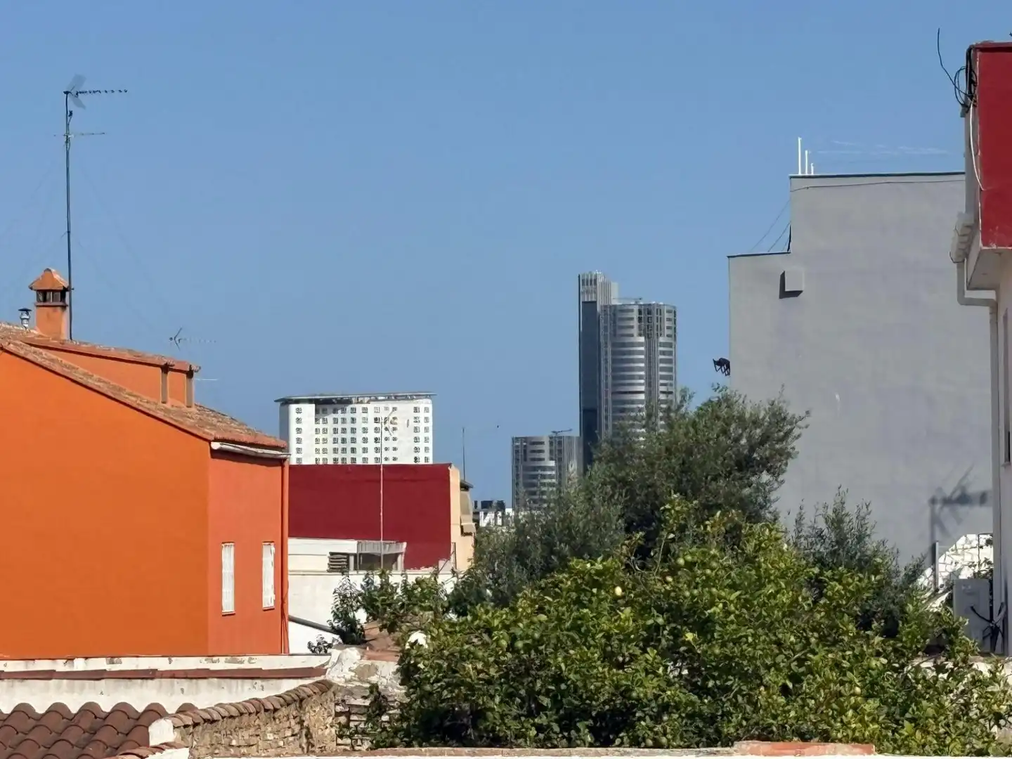 Vista exterior de Casa o xalet en venda en Valencia amb Terrassa i Alarma