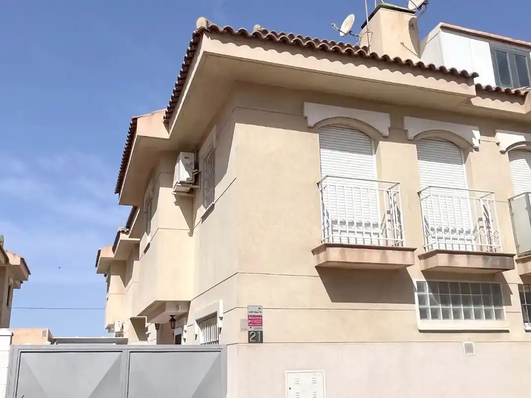 Vista exterior de Pis en venda en La Cañada de San Urbano