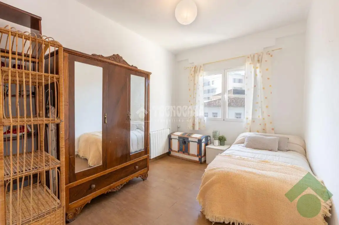 Habitación de Ático en venta en Granada con Aire acondicionado y Terraza