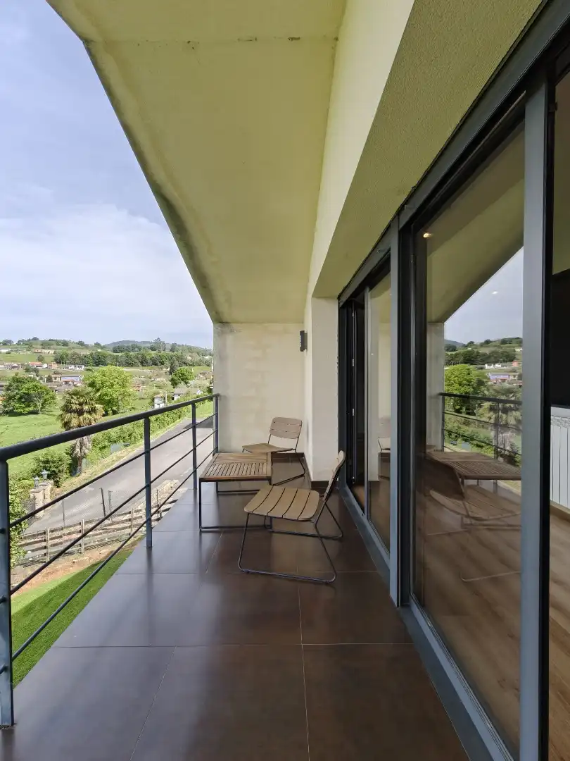 Terrassa de Casa o xalet en venda en Siero amb Jardí privat, Terrassa i Traster