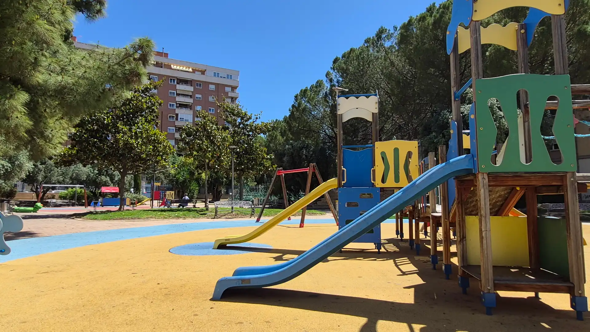 Vista exterior de Piso en venta en Elda con Terraza y Balcón