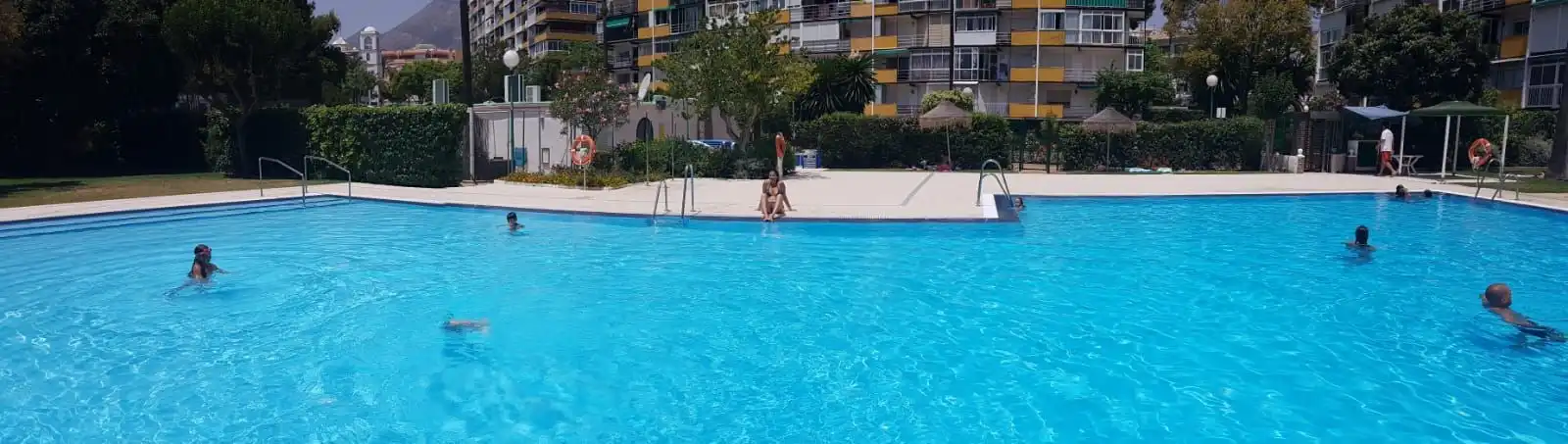 Swimming pool of Apartments for rent in Benalmádena  with Air Conditioner, Terrace and Community pool