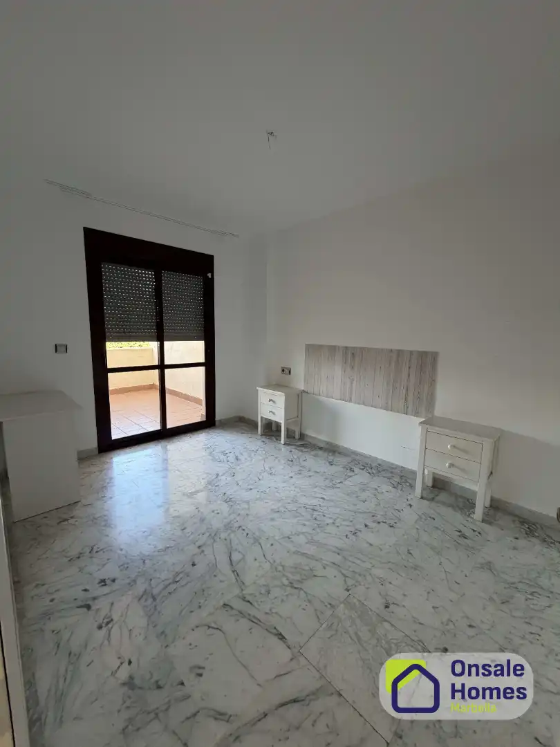 Habitación de Casa adosada en venta en Marbella con Aire acondicionado, Jardín privado y Terraza