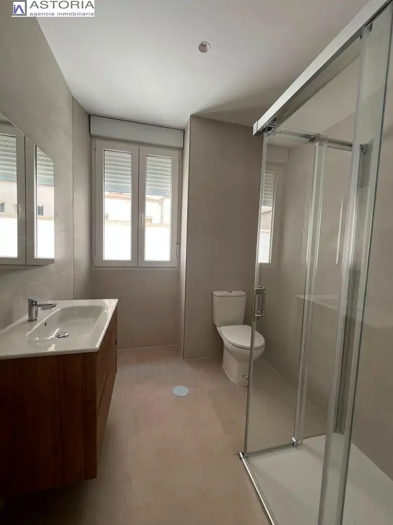 Wohnung zur Miete in Calle Calle Pintor Rodríguez Acosta, Camino de Ronda