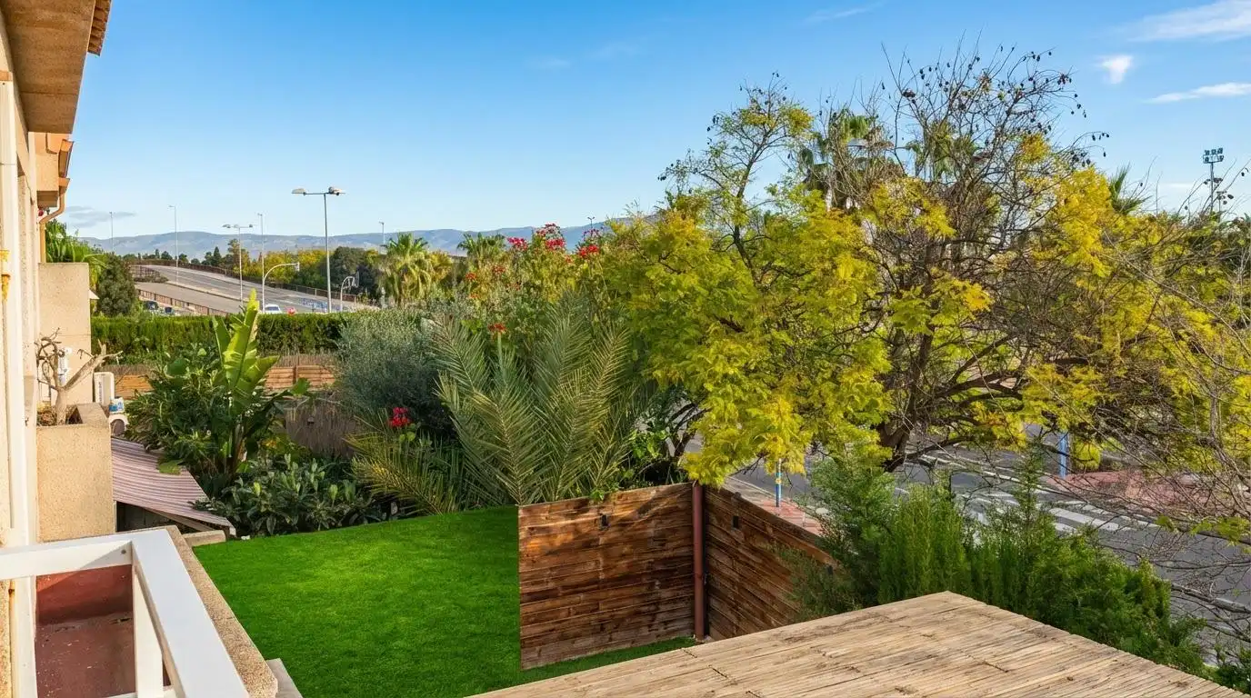 Jardín de Casa adosada en venta en Alicante / Alacant con Aire acondicionado, Jardín privado y Terraza