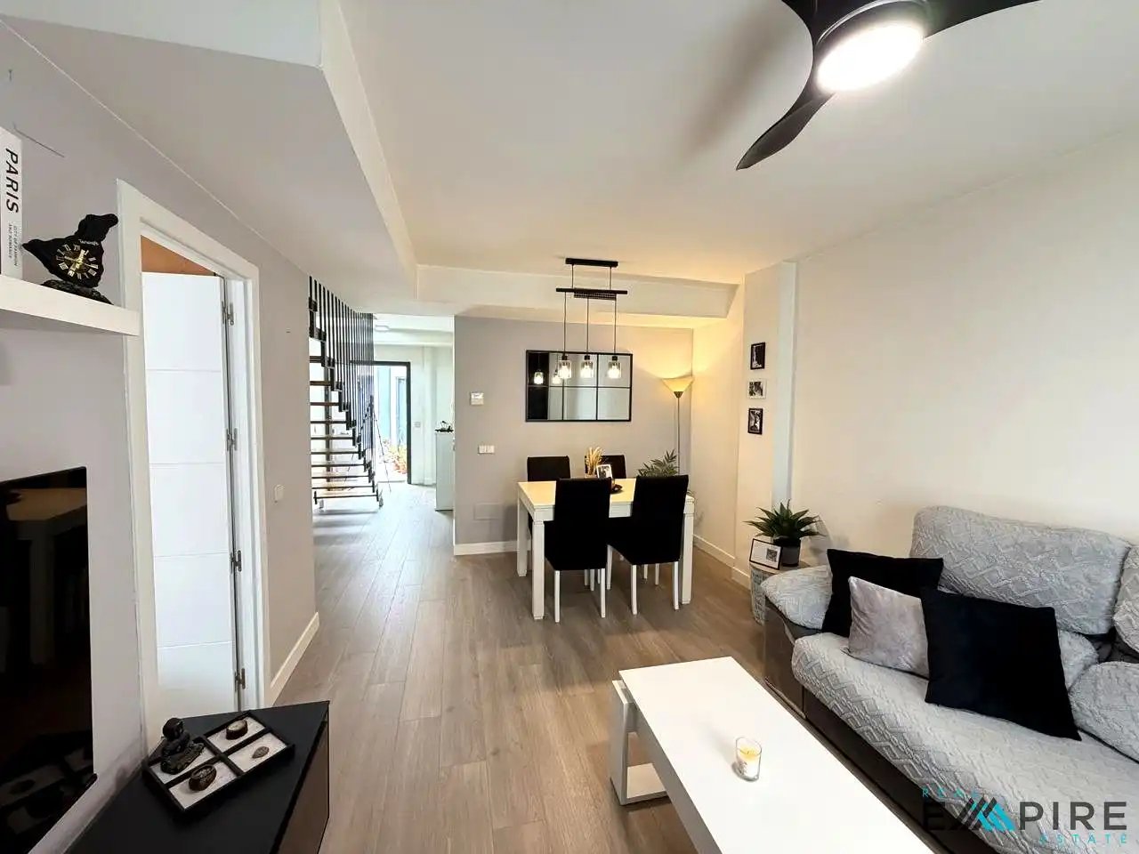 Sala de estar de Piso en venta en El Viso de San Juan con Aire acondicionado, Calefacción y Amueblado