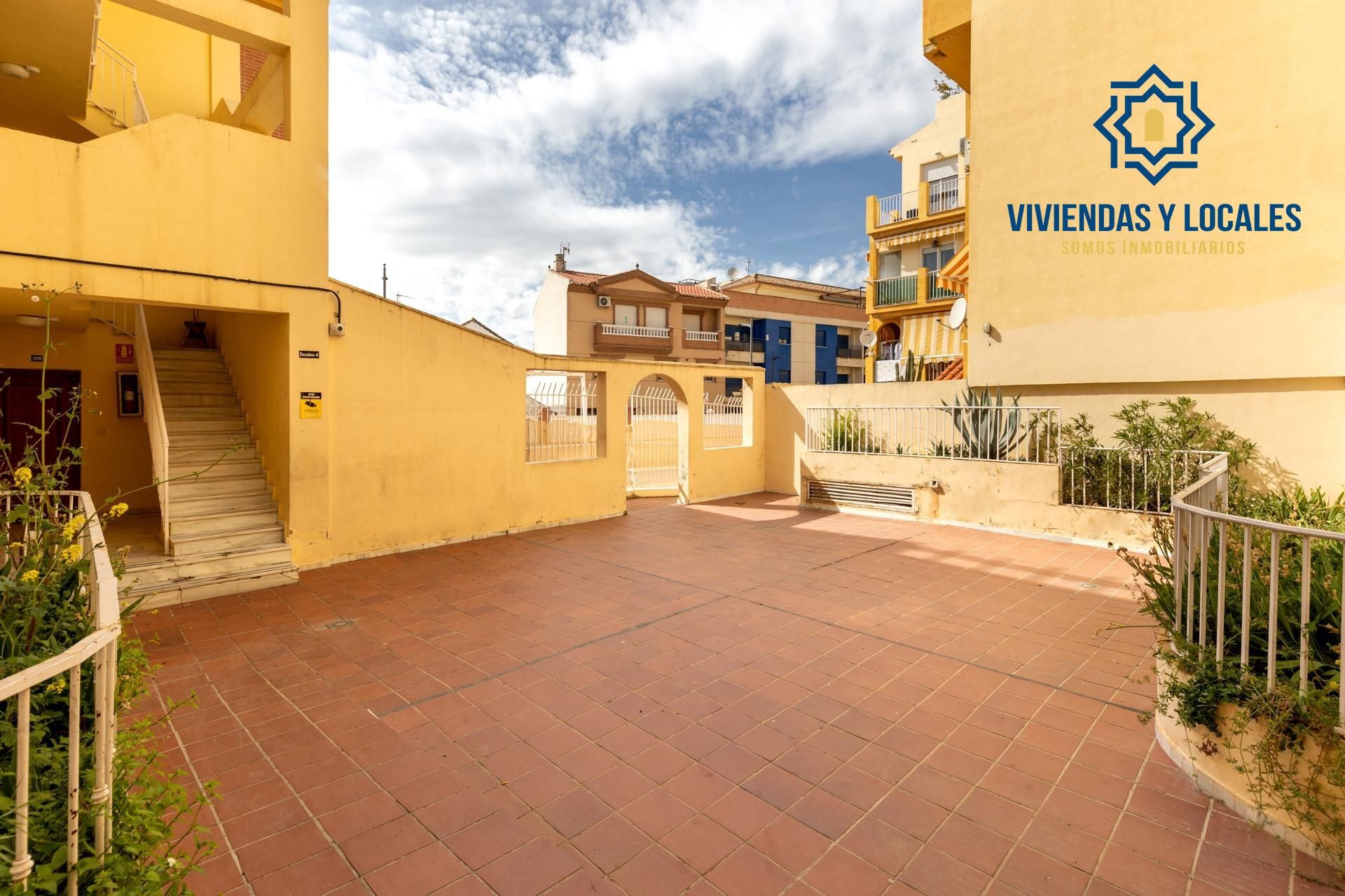 Exterior view of Duplex for sale in Gójar  with Air Conditioner, Terrace and Community pool