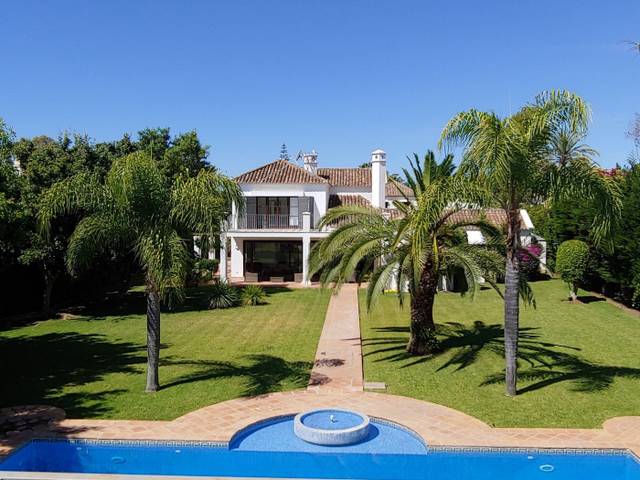 Casa-chalet en Venta en Guadalmina Baja