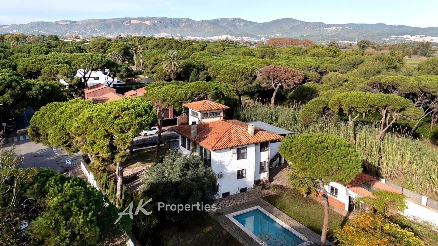 Exterior view of Houses for sale in Gavà  with Air Conditioner, Heating and Private garden