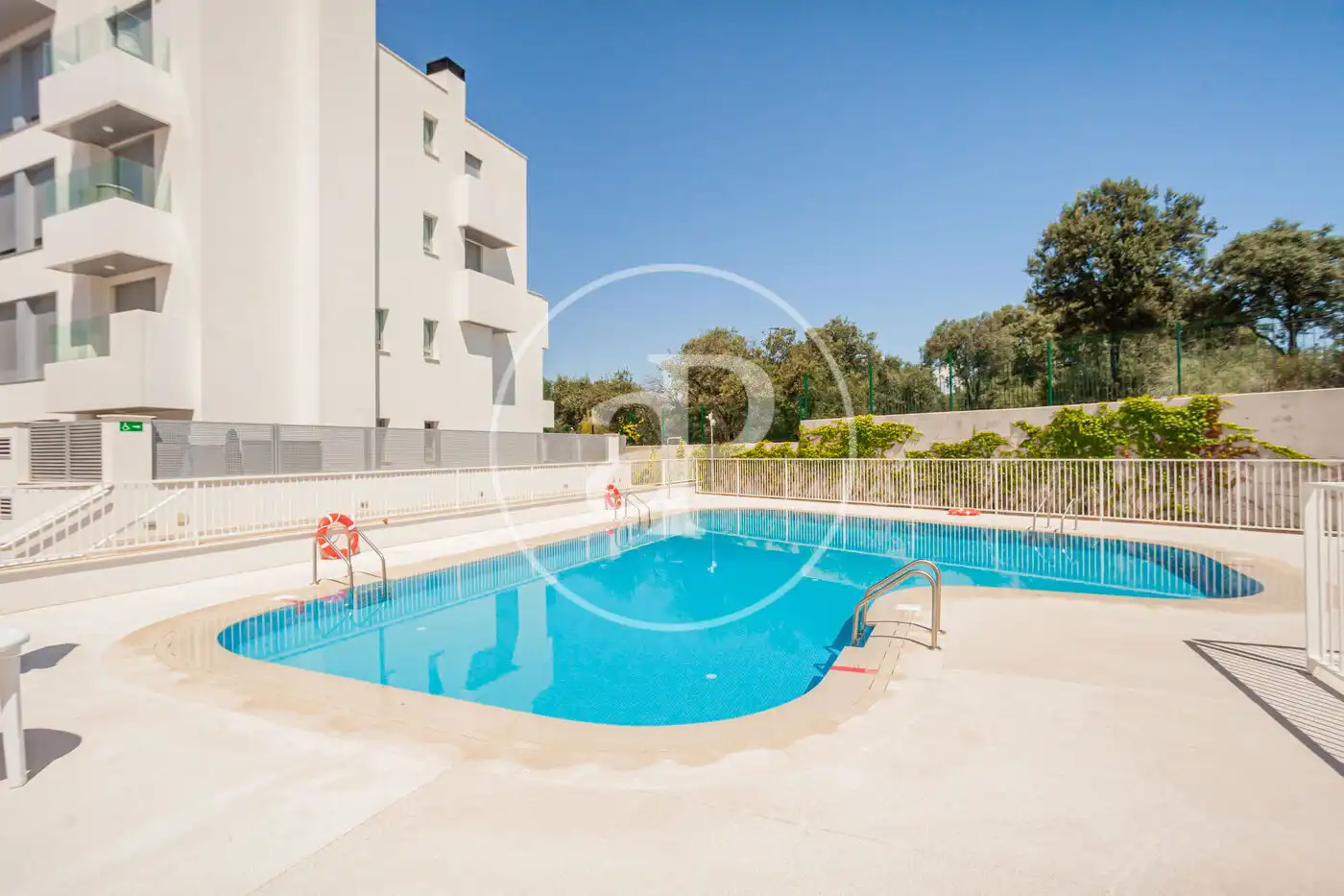 Piscina de Pis en venda en Boadilla del Monte amb Aire condicionat, Calefacció i Terrassa