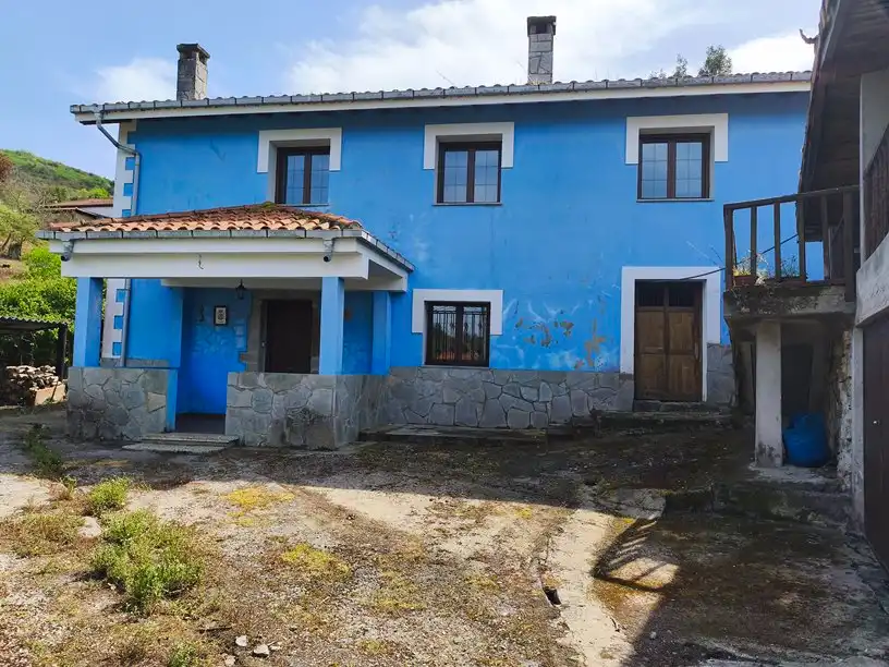 Vista exterior de Casa o chalet en venta en Salas con Amueblado