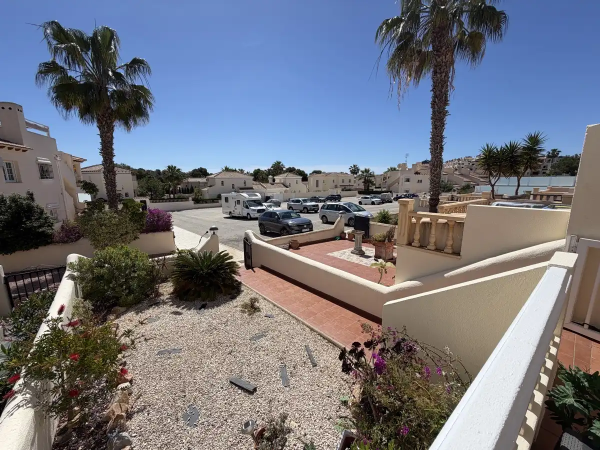 Vista exterior de Casa o chalet en venta en Orihuela con Terraza