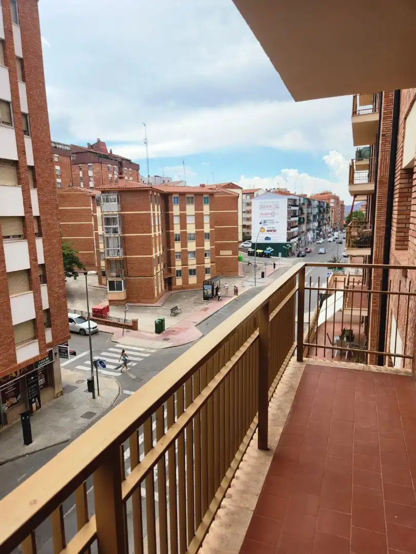 Pis de lloguer a Avenida de Aragón, 14, Ensanche - Fuenfresca